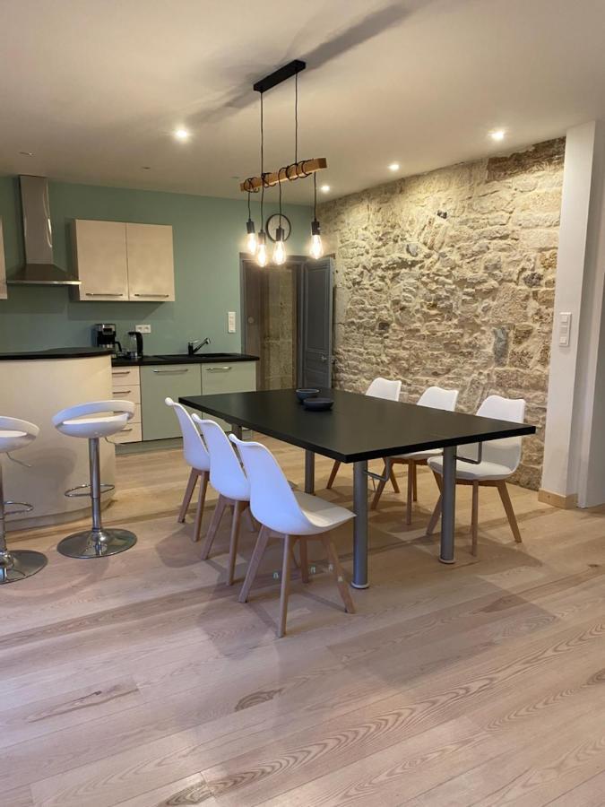 Une Evidence Tendance Et Design Ornans Eksteriør billede